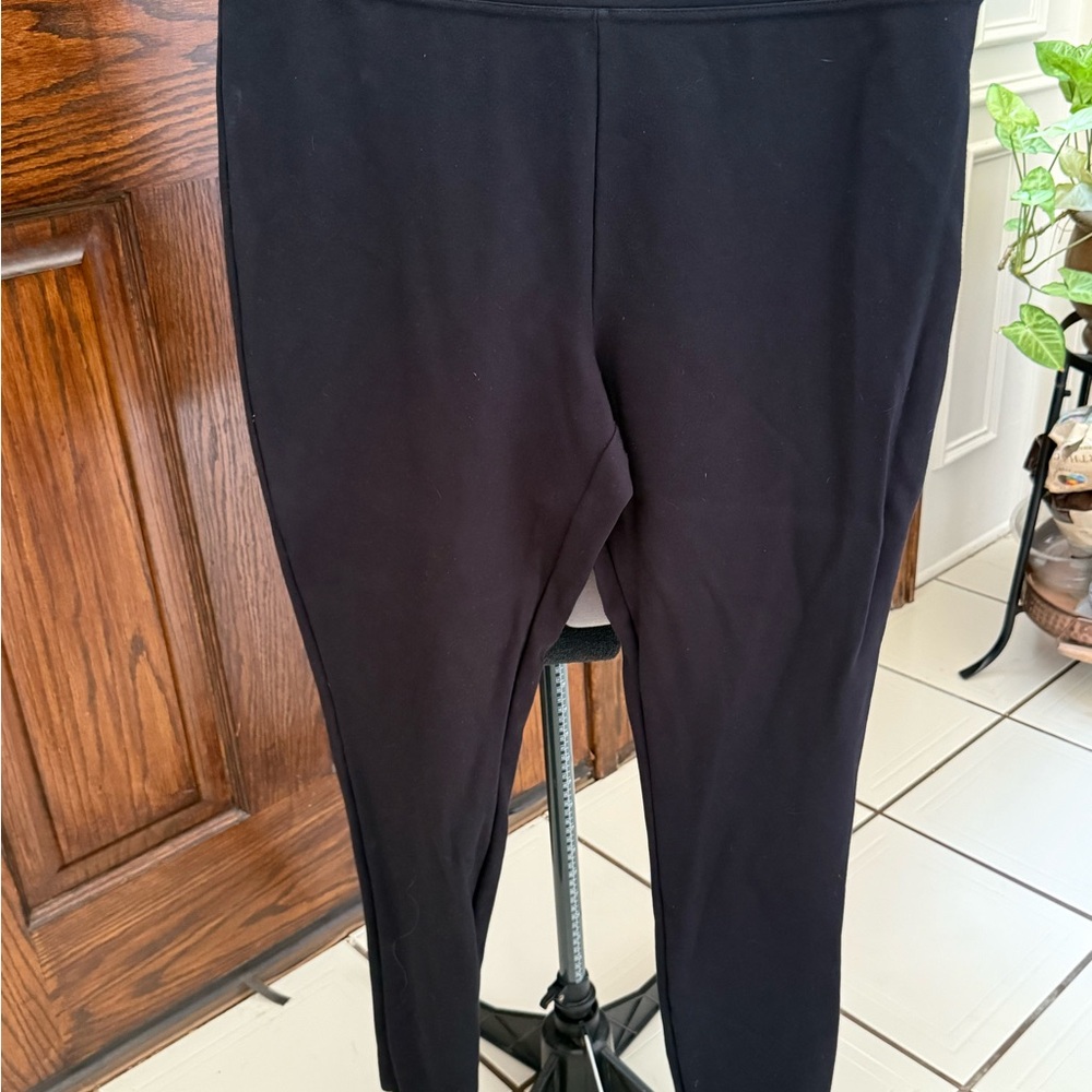 Black Leggings with Sophisticated Fit and Quality Fabric